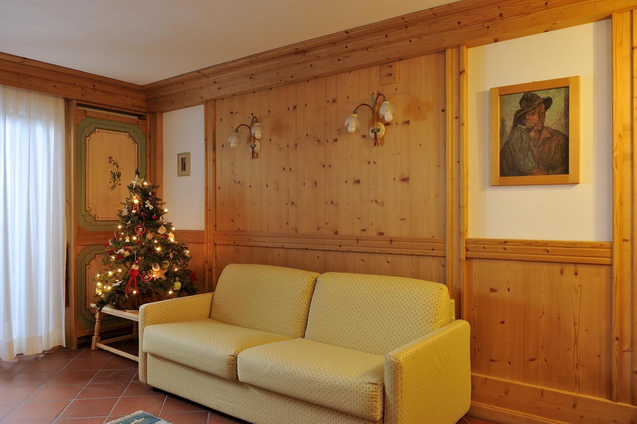 Aparthotel Chalet dei Pini Madonna Exterior foto